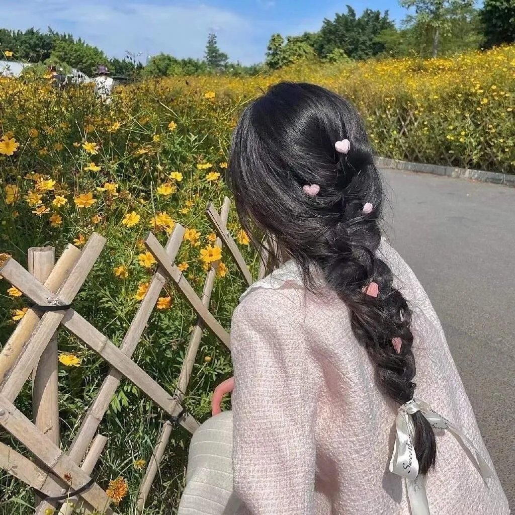 一个隐形女孩的自白海报